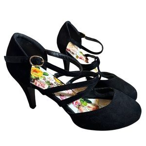 Sz 8 Vegan Black Velvet Heels